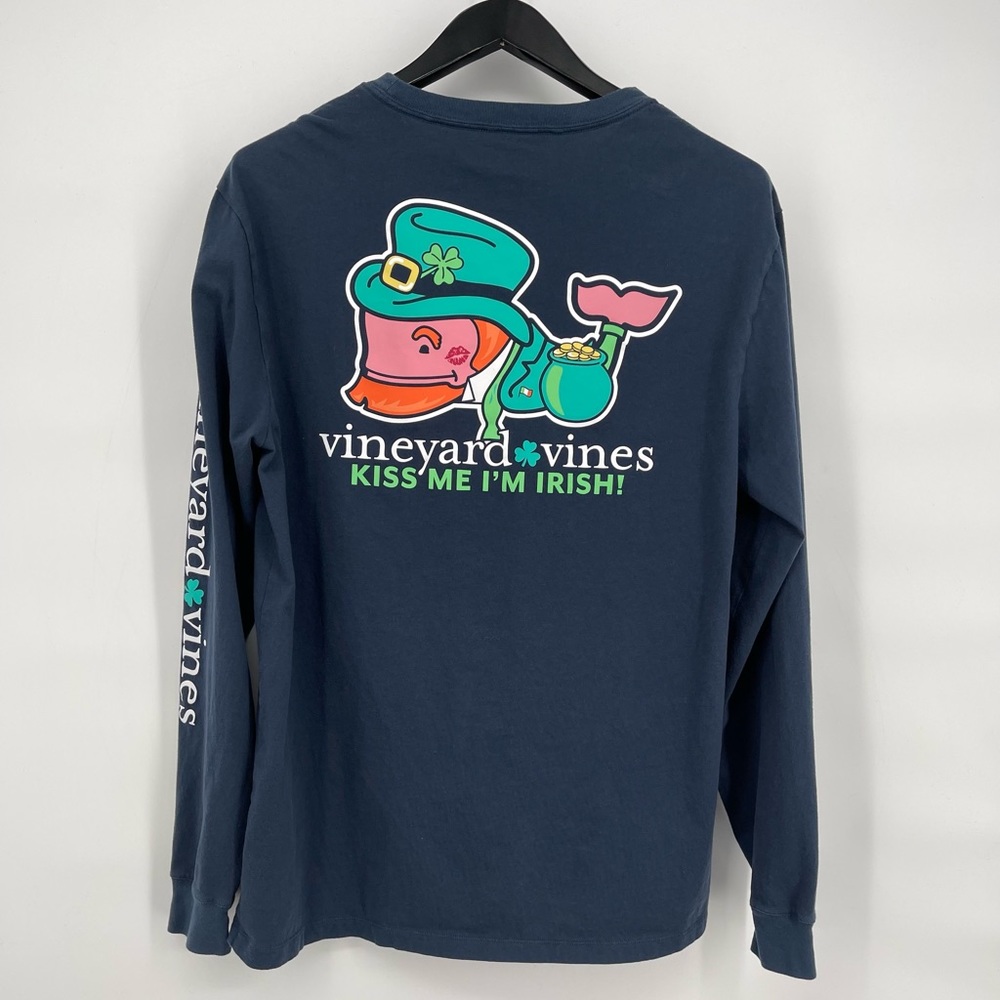 Vineyard Vines “Kiss Me I’m Irish”, Long sleeve Navy Blue size M